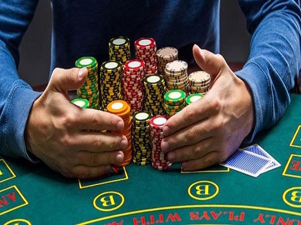 Baccarat Trực Tuyến